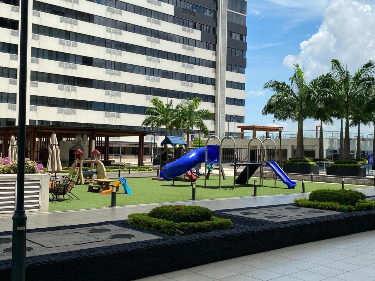 Puerto Santa Ana, Torres Bellini, 2 Dormitorios, Parqueo 과야킬 외부 사진