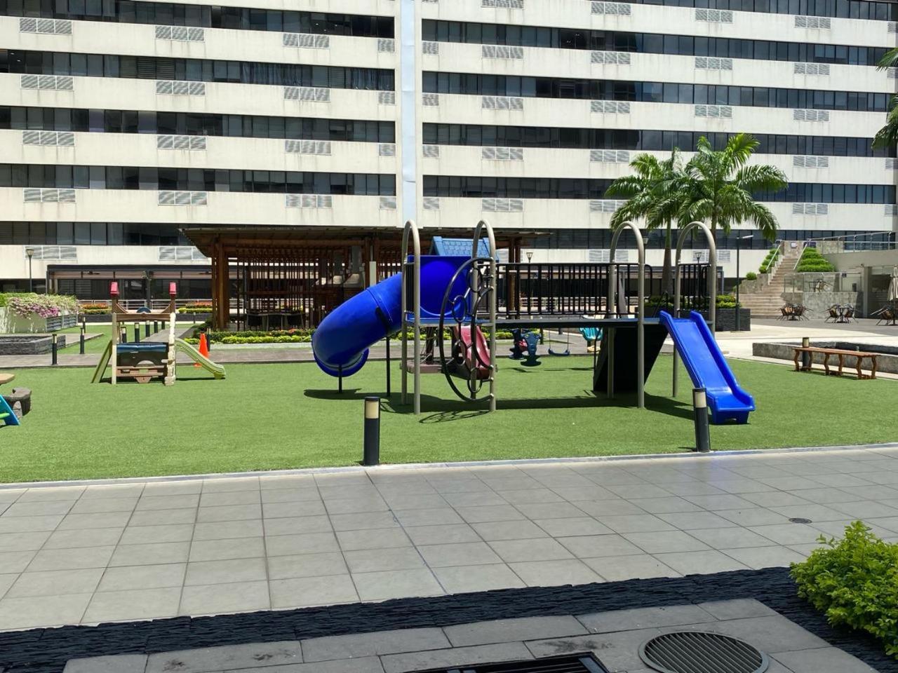 Puerto Santa Ana, Torres Bellini, 2 Dormitorios, Parqueo 과야킬 외부 사진