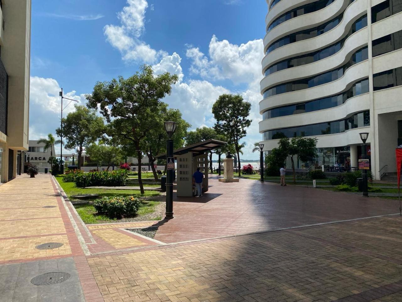 Puerto Santa Ana, Torres Bellini, 2 Dormitorios, Parqueo 과야킬 외부 사진